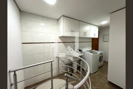 Apartamento à venda com 120m², 2 quartos e 3 vagas Apartamento à venda com 120m², 2 quartos e 3 vagasÁrea de Serviço