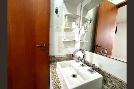 Apartamento à venda com 120m², 2 quartos e 3 vagas Apartamento à venda com 120m², 2 quartos e 3 vagasBanheiro 2