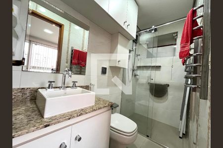 Apartamento à venda com 120m², 2 quartos e 3 vagas Apartamento à venda com 120m², 2 quartos e 3 vagasBanheiro 2