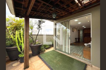 Apartamento à venda com 120m², 2 quartos e 3 vagas Apartamento à venda com 120m², 2 quartos e 3 vagasCobertura