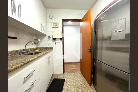 Apartamento à venda com 120m², 2 quartos e 3 vagas Apartamento à venda com 120m², 2 quartos e 3 vagasCozinha