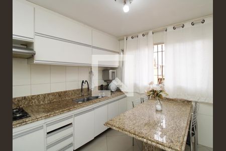 Casa à venda com 280m², 6 quartos e 4 vagasCozinha 3