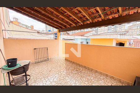 Casa à venda com 250m², 3 quartos e 6 vagas Casa à venda com 250m², 3 quartos e 6 vagasQuintal