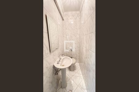 Casa à venda com 250m², 3 quartos e 6 vagas Casa à venda com 250m², 3 quartos e 6 vagasGaragem - Banheiro