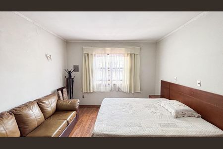 Casa à venda com 250m², 3 quartos e 6 vagas Casa à venda com 250m², 3 quartos e 6 vagasSuite