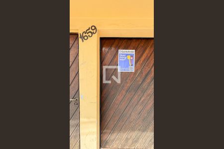 Casa à venda com 250m², 3 quartos e 6 vagas Casa à venda com 250m², 3 quartos e 6 vagasPlaca