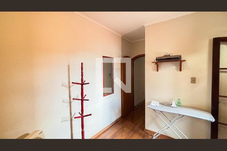 Casa à venda com 250m², 3 quartos e 6 vagas Casa à venda com 250m², 3 quartos e 6 vagasQuarto 2