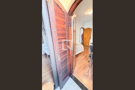 Casa à venda com 250m², 3 quartos e 6 vagas Casa à venda com 250m², 3 quartos e 6 vagasQuarto 1Varanda