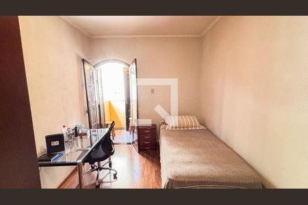 Casa à venda com 250m², 3 quartos e 6 vagas Casa à venda com 250m², 3 quartos e 6 vagasQuarto 1