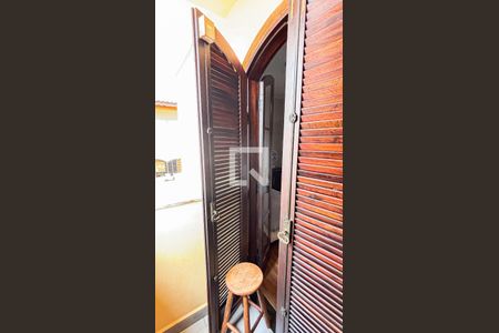 Casa à venda com 250m², 3 quartos e 6 vagas Casa à venda com 250m², 3 quartos e 6 vagasQuarto 1Varanda