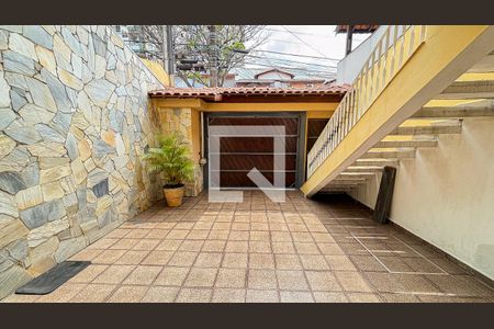 Casa à venda com 250m², 3 quartos e 6 vagas Casa à venda com 250m², 3 quartos e 6 vagasGaragem