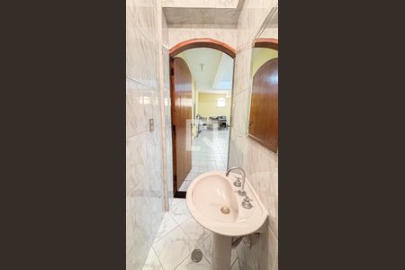 Casa à venda com 250m², 3 quartos e 6 vagas Casa à venda com 250m², 3 quartos e 6 vagasGaragem - Banheiro