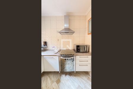 Casa à venda com 250m², 3 quartos e 6 vagas Casa à venda com 250m², 3 quartos e 6 vagasCozinha