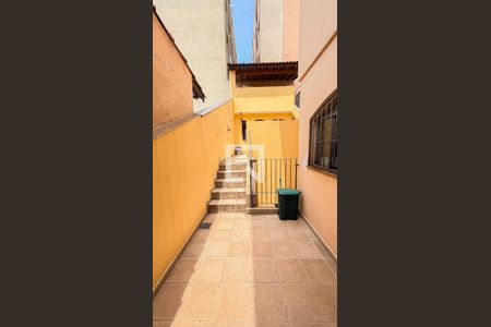 Casa à venda com 250m², 3 quartos e 6 vagas Casa à venda com 250m², 3 quartos e 6 vagasQuintal