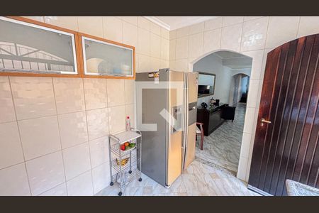 Casa à venda com 250m², 3 quartos e 6 vagas Casa à venda com 250m², 3 quartos e 6 vagasCozinha