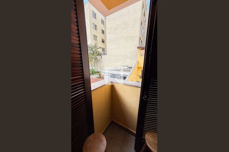 Casa à venda com 250m², 3 quartos e 6 vagas Casa à venda com 250m², 3 quartos e 6 vagasQuarto 1Varanda