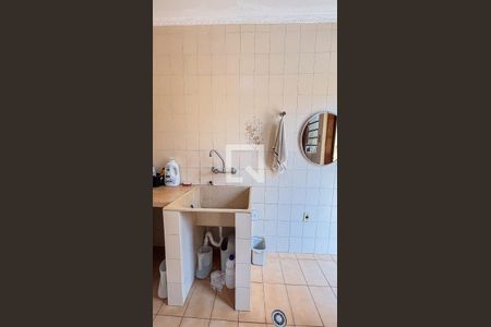 Casa à venda com 250m², 3 quartos e 6 vagas Casa à venda com 250m², 3 quartos e 6 vagasÁrea de Serviço