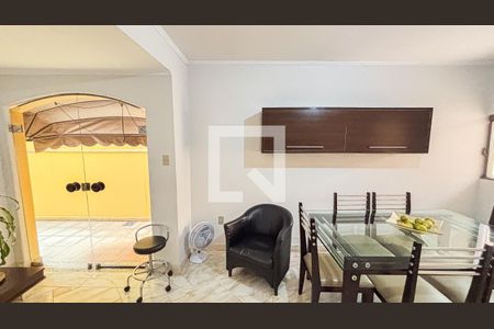 Casa à venda com 250m², 3 quartos e 6 vagas Casa à venda com 250m², 3 quartos e 6 vagasCopa