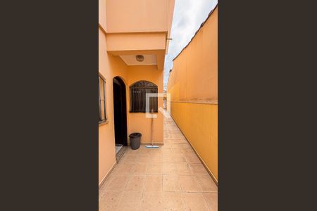 Casa à venda com 250m², 3 quartos e 6 vagas Casa à venda com 250m², 3 quartos e 6 vagasQuintal