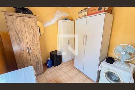 Casa à venda com 250m², 3 quartos e 6 vagas Casa à venda com 250m², 3 quartos e 6 vagasQuarto Área de Serviço