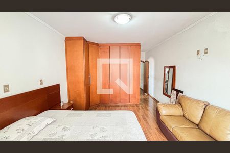 Casa à venda com 250m², 3 quartos e 6 vagas Casa à venda com 250m², 3 quartos e 6 vagasSuite