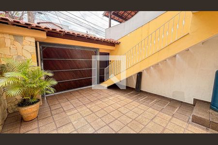 Casa à venda com 250m², 3 quartos e 6 vagas Casa à venda com 250m², 3 quartos e 6 vagasGaragem