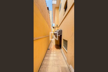 Casa à venda com 250m², 3 quartos e 6 vagas Casa à venda com 250m², 3 quartos e 6 vagasQuintal