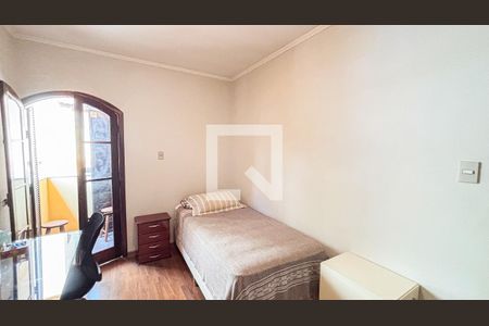 Casa à venda com 250m², 3 quartos e 6 vagas Casa à venda com 250m², 3 quartos e 6 vagasQuarto 1