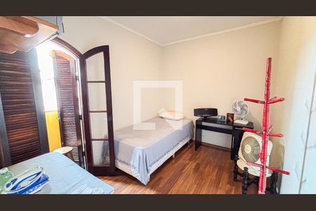 Casa à venda com 250m², 3 quartos e 6 vagas Casa à venda com 250m², 3 quartos e 6 vagasQuarto 2