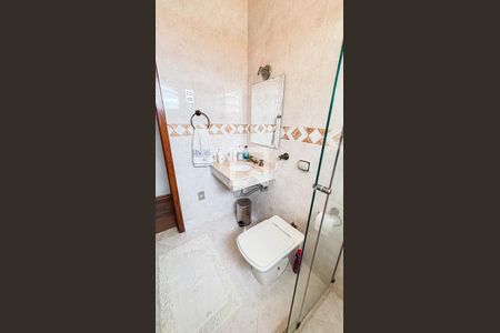 Casa à venda com 250m², 3 quartos e 6 vagas Casa à venda com 250m², 3 quartos e 6 vagasBanheiro 2