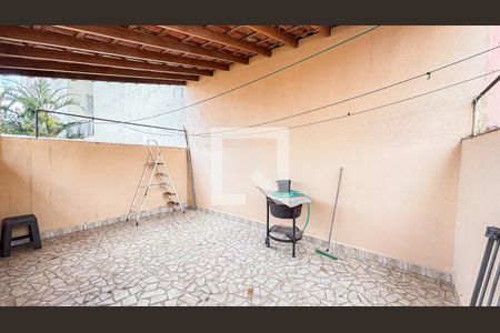 Casa à venda com 250m², 3 quartos e 6 vagas Casa à venda com 250m², 3 quartos e 6 vagasQuintal