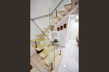 Apartamento à venda com 80m², 2 quartos e 1 vagaEscada de Acesso a Cobertura