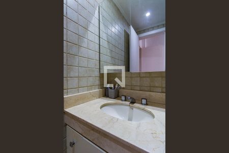 Apartamento à venda com 73m², 3 quartos e 2 vagas Apartamento à venda com 73m², 3 quartos e 2 vagasBanheiro