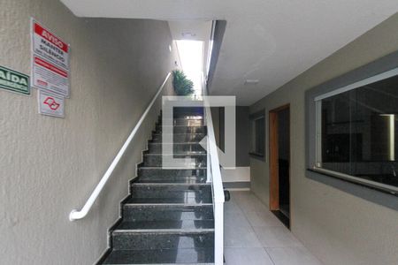 Apartamento para alugar com 33m², 2 quartos e sem vaga Apartamento para alugar com 33m², 2 quartos e sem vagaEscada