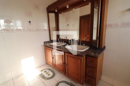 Casa à venda com 572m², 4 quartos e 3 vagasBanheiro