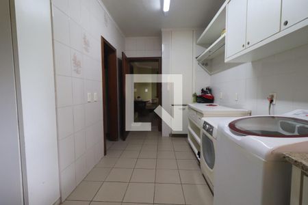 Casa à venda com 572m², 4 quartos e 3 vagasÁrea de Serviço