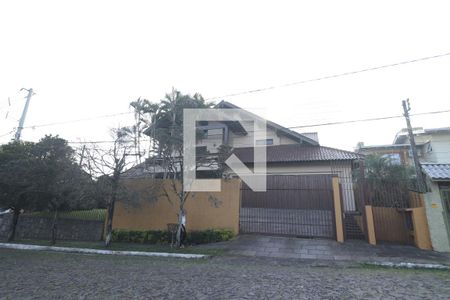 Casa à venda com 572m², 4 quartos e 3 vagasFachada