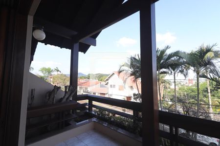 Casa à venda com 572m², 4 quartos e 3 vagasSacada da Suíte