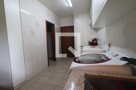 Casa à venda com 572m², 4 quartos e 3 vagasÁrea de Serviço