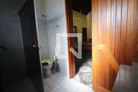 Casa à venda com 572m², 4 quartos e 3 vagasBanheiro da Área gourmet