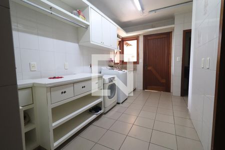 Casa à venda com 572m², 4 quartos e 3 vagasÁrea de Serviço