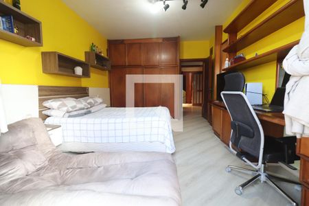 Casa à venda com 572m², 4 quartos e 3 vagasQuarto 03