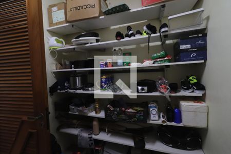 Casa à venda com 572m², 4 quartos e 3 vagasQuarto de Serviço 2