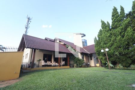 Casa à venda com 572m², 4 quartos e 3 vagasPiscina