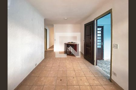 Casa de condomínio à venda com 100m², 4 quartos e 6 vagasCorredor