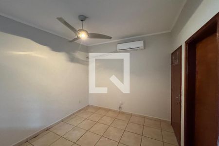 Suíte de casa para alugar com 3 quartos, 280m² em Parque Residencial Cândido Portinari, Ribeirão Preto