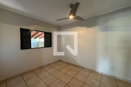 Suíte de casa para alugar com 3 quartos, 280m² em Parque Residencial Cândido Portinari, Ribeirão Preto