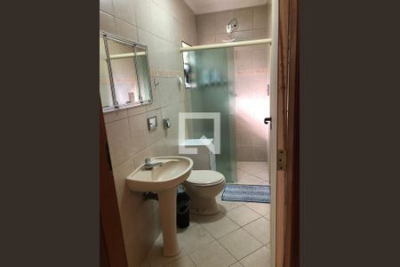 Casa à venda com 221m², 4 quartos e 2 vagas Casa à venda com 221m², 4 quartos e 2 vagasBanheiro