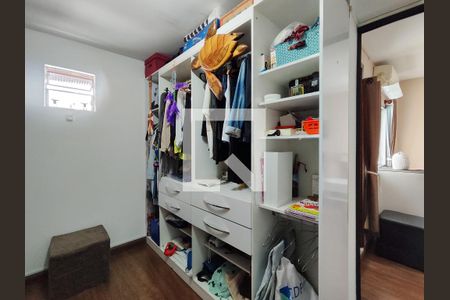 Casa à venda com 161m², 3 quartos e 1 vaga Casa à venda com 161m², 3 quartos e 1 vagaCloset da suíte