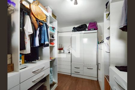 Casa à venda com 161m², 3 quartos e 1 vaga Casa à venda com 161m², 3 quartos e 1 vagaCloset da suíte